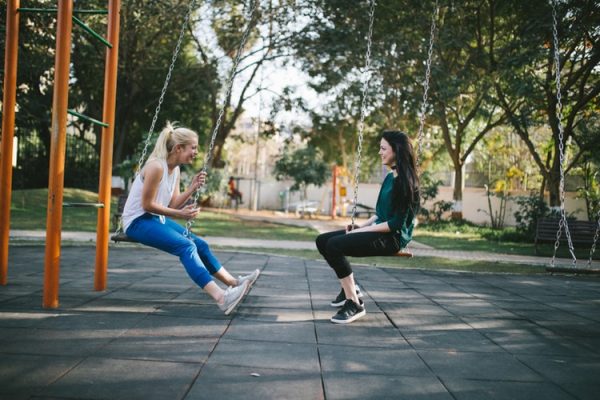 De ce nu m am împrietenit cu nicio mămică din parc   Și Blondele Gândesc